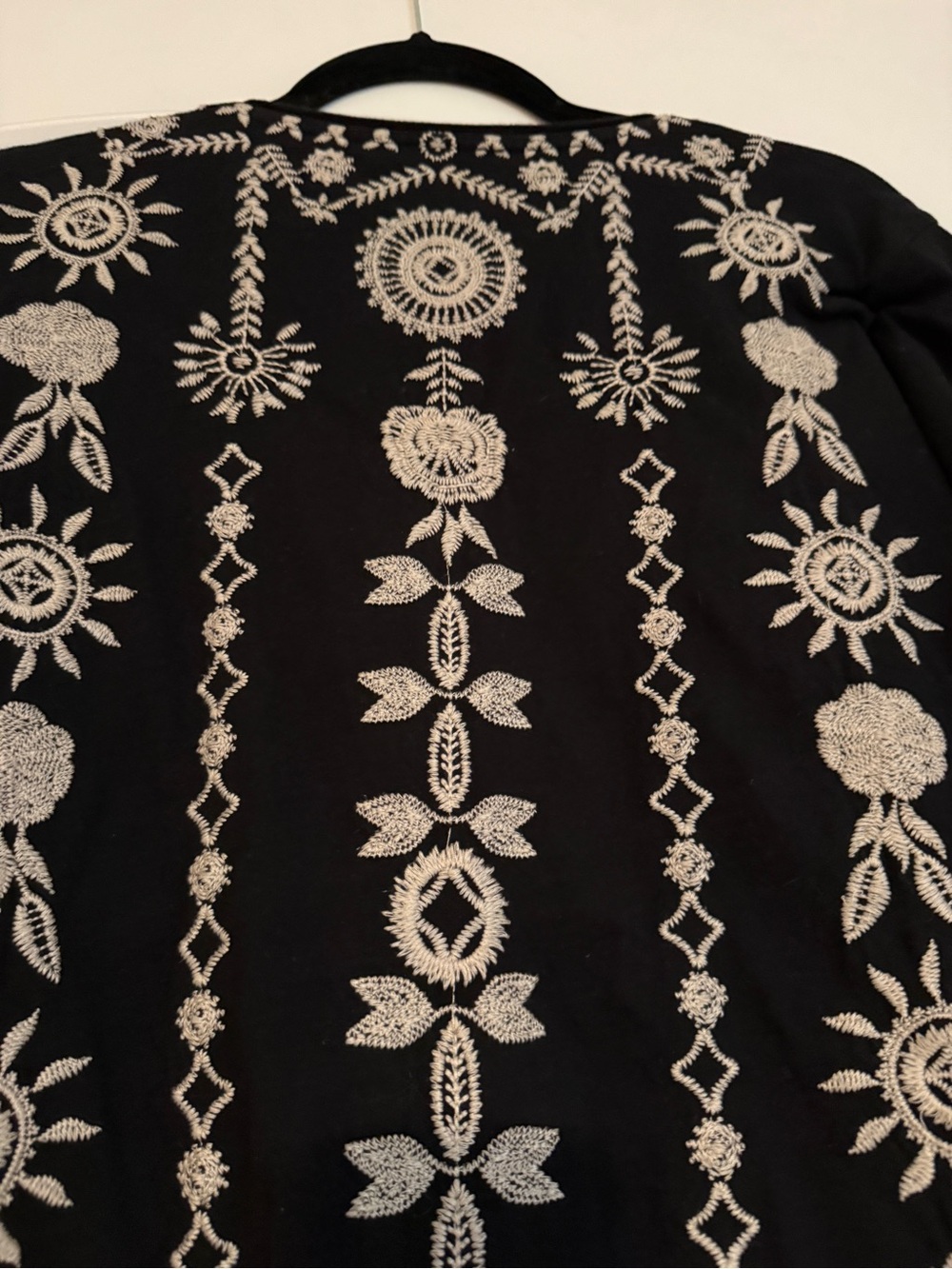 Johnny Was Women’s Makana Embroidered V-Neck Black Women's Top - Picture 7 of 9